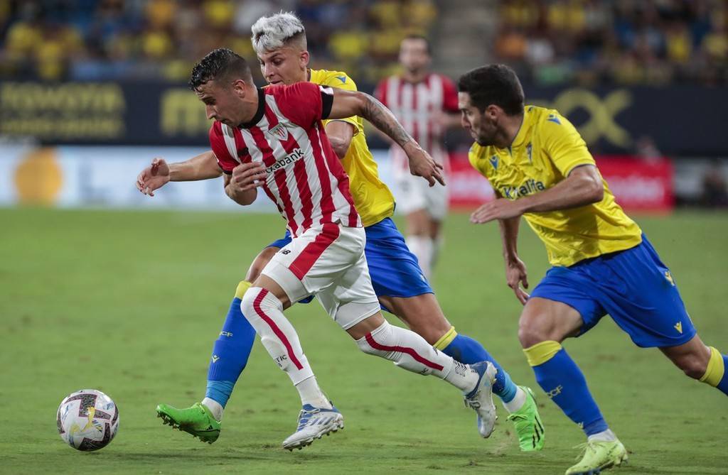 连胜终结！美国队足球赛事中意外夺冠